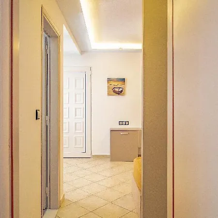Bright Star Aparthotel