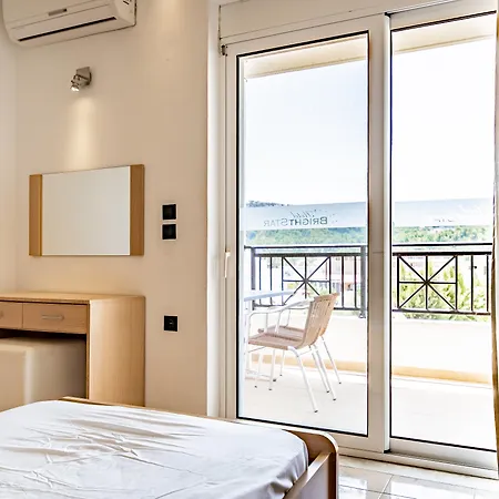 Ξενοδοχείο με διαμερίσματα Bright Star 4*