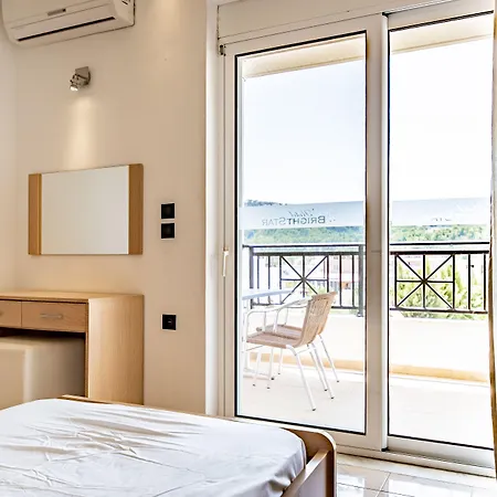 Ξενοδοχείο με διαμερίσματα Bright Star