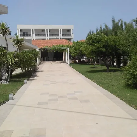 Bright Star Aparthotel 4*