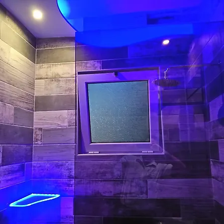 Bright Star Aparthotel 4*